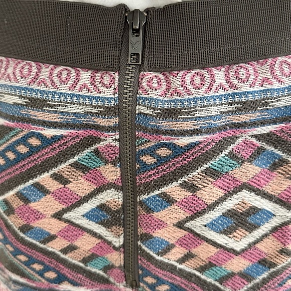 Southwestern Tribal Aztec Print Mini Skirt - Boho American Eagle 00s y2k - Picture 10 of 17